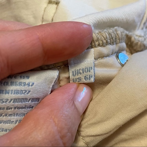 White Capris by Boden - Picture 6 of 8